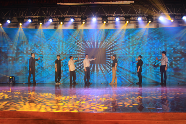 【媒體關(guān)注】新華電腦學(xué)校的<a href=http://njxh.cn target=_blank class=infotextkey>專業(yè)</a>怎么樣，能緊跟市場需求嗎？