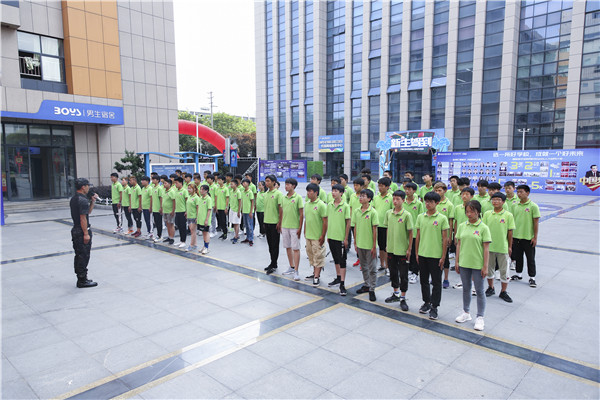 南京新華2019級(jí)新生職業(yè)素質(zhì)拓展訓(xùn)練匯報(bào)表演暨總結(jié)表彰大會(huì)順利舉行！