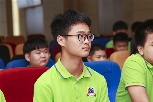 南京新華第二期新生青訓營之校紀校規(guī)教育：強校規(guī)，名紀律