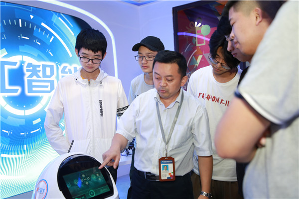 <a href=http://njxh.cn target=_blank class=infotextkey>高中</a>畢業(yè)考不上大學(xué) 學(xué)IT是好出路嗎？