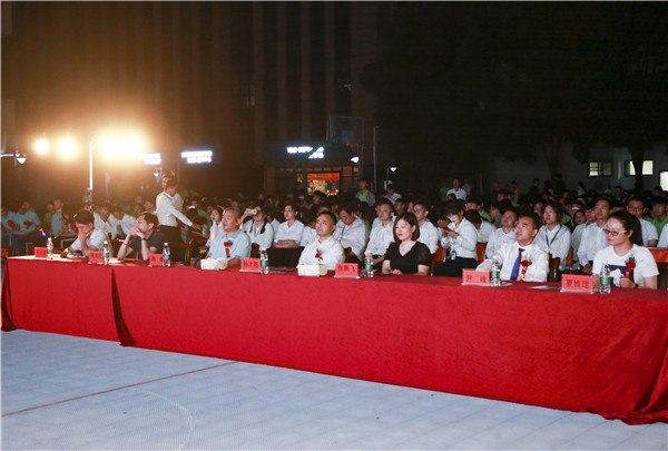 南京新華2019年新生開(kāi)學(xué)典禮暨CEAC獎(jiǎng)學(xué)金頒獎(jiǎng)盛典隆重舉行！