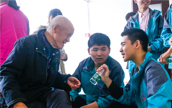你我志愿心，傳遞敬老情——南京新華學(xué)子走進(jìn)秣陵街道敬老院