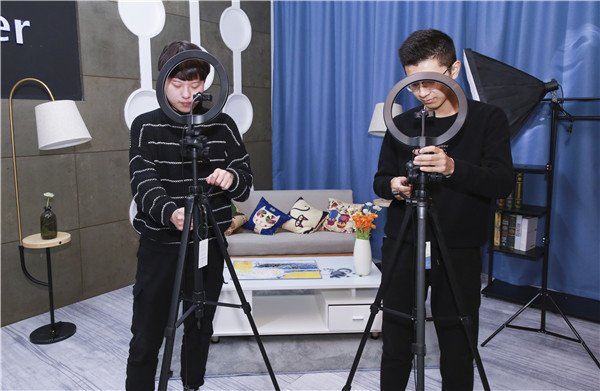 “玩轉(zhuǎn)直播電商 Hi翻雙十二”——小新為你提前播報(bào)啦！