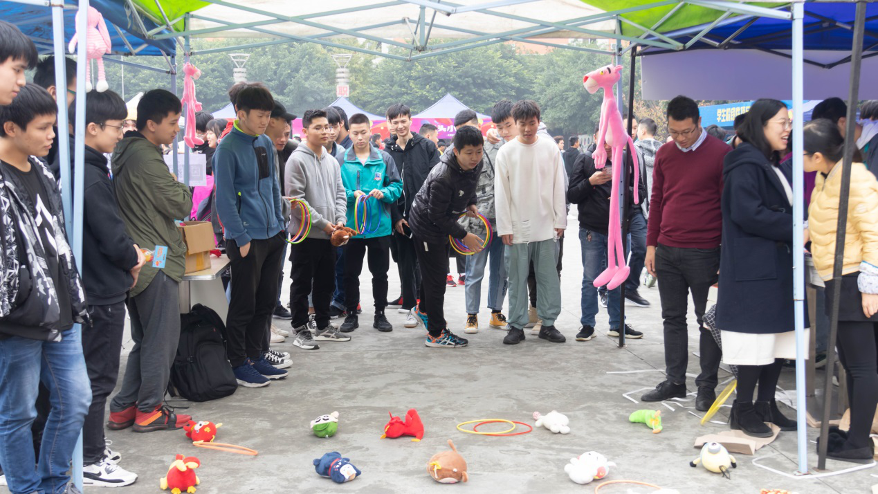 新華暖心教育，緣何成為家長們放心的學(xué)校？