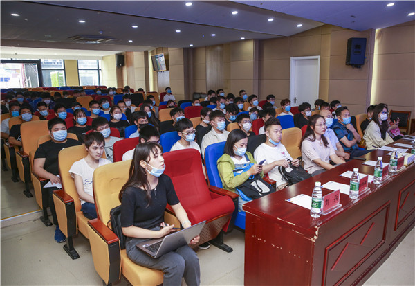 就業(yè)保障丨千企萬崗進校園，助力學子精準就業(yè)！