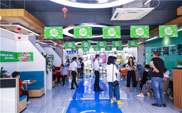 好學(xué)校成就好未來，新華電腦學(xué)校正在火熱招生中……