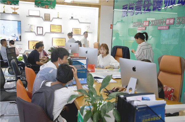 好學(xué)校成就好未來，新華電腦學(xué)校正在火熱招生中……