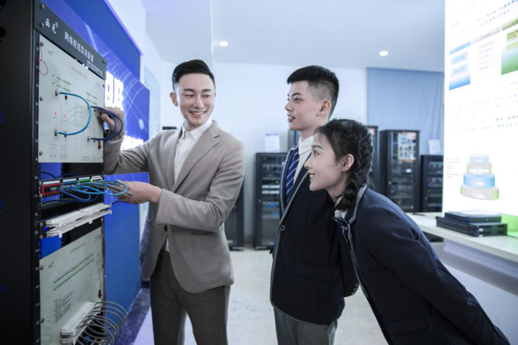 人工智能空前火爆，盤點新華人工智能<a href=http://njxh.cn target=_blank class=infotextkey>專業(yè)</a>教學(xué)和就業(yè)