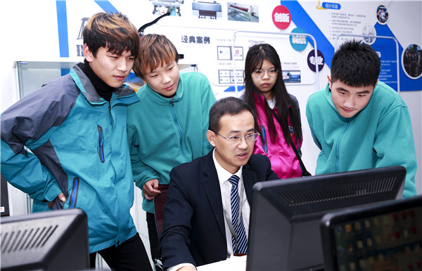 新華電腦學(xué)校教學(xué)怎么樣，沒有基礎(chǔ)能學(xué)會嗎？