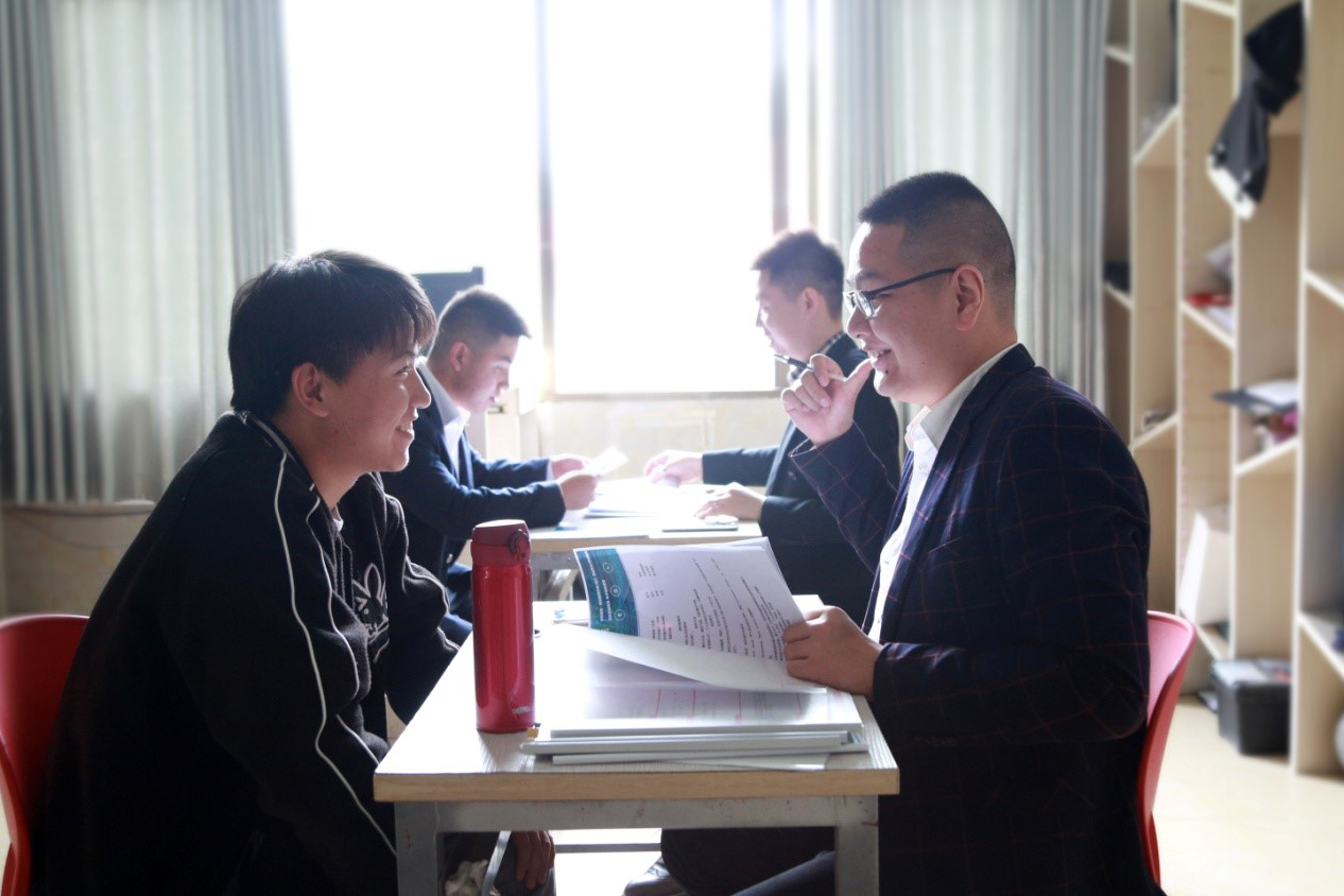 肩負職教強國重任，新華電腦學校升級“五項能力”培養(yǎng)互聯(lián)網(wǎng)高技能人才！