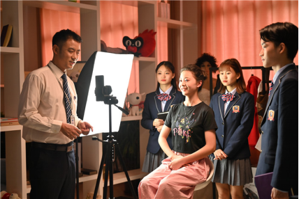 速來圍觀！知名演員直播探校，為高薪<a href=http://njxh.cn target=_blank class=infotextkey>專業(yè)</a>代言！