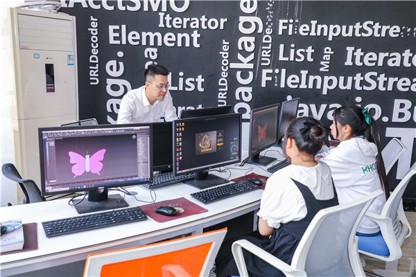 南京新華五一試學體驗周火爆開啟！