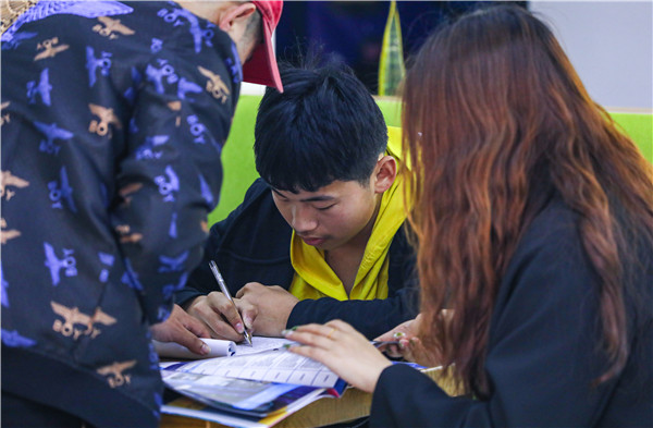 南京新華五一試學體驗周火爆開啟！