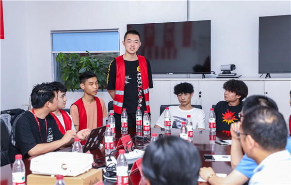 實(shí)習(xí)正當(dāng)時，慰問暖人心