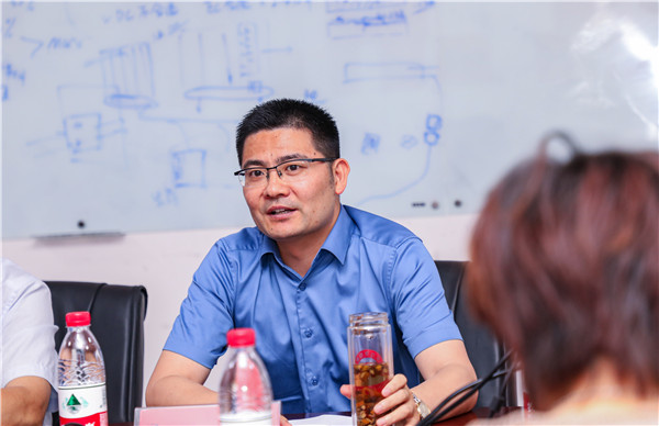 實(shí)習(xí)正當(dāng)時，慰問暖人心