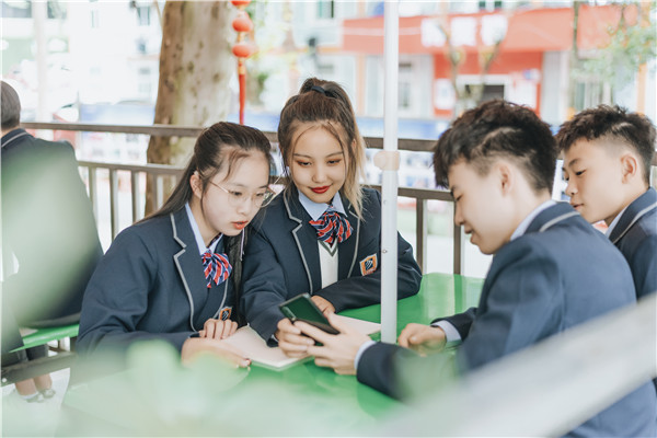 擇校心不慌 明星來探路！這份攻略你一定要看一下！