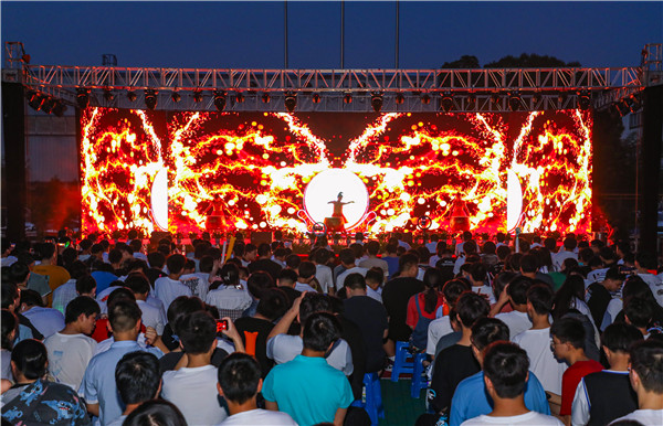 青春心向黨，逐夢(mèng)新時(shí)代