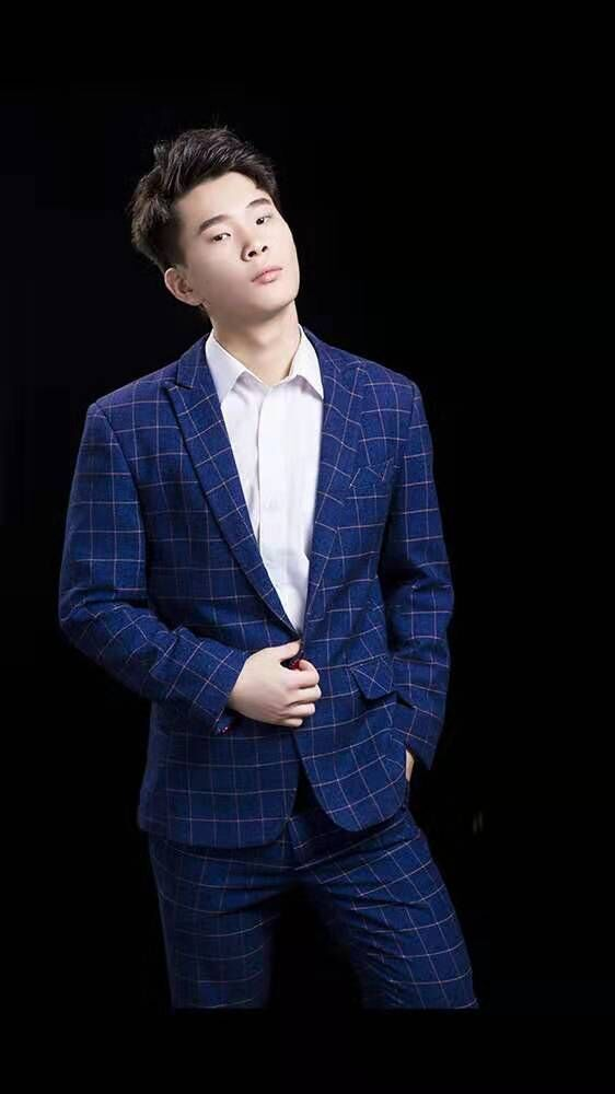 向家鄉(xiāng)捐贈(zèng)20萬(wàn)！此刻他竟然有些手抖…