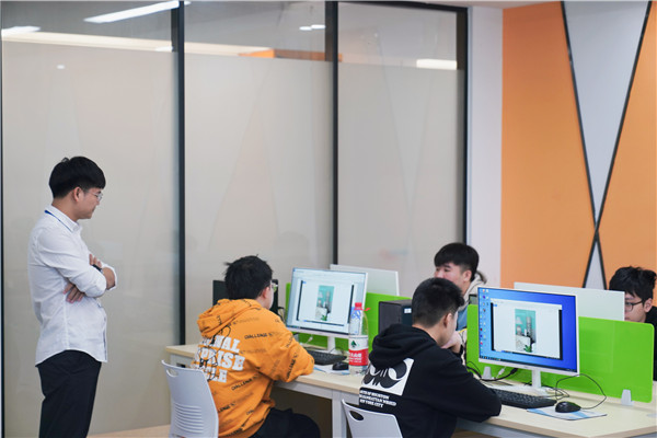 讓農(nóng)產(chǎn)品搭上“電商順風(fēng)車” 新華電腦教育以賽促教，助力鄉(xiāng)村振興