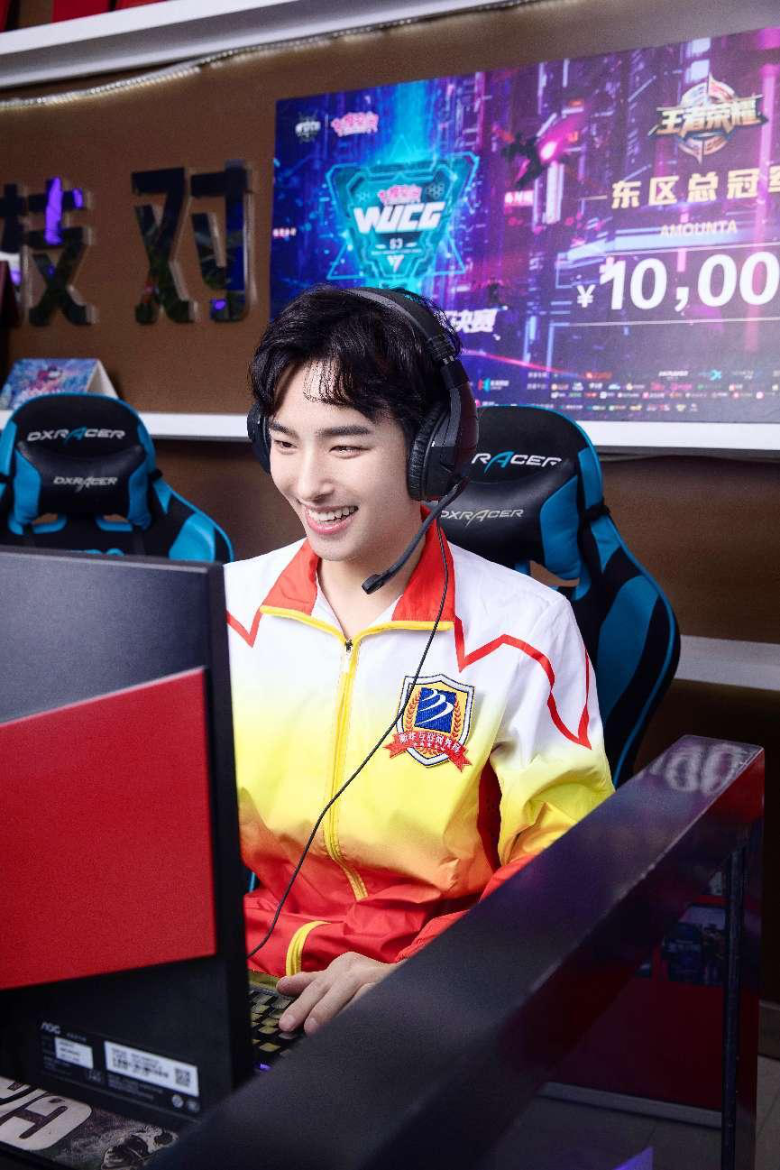 王者爭(zhēng)霸 限定名額！LGD俱樂部明星成員來新華啦！快來一戰(zhàn)高低