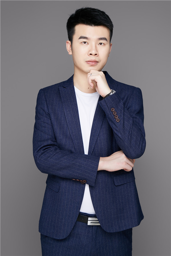 王者爭(zhēng)霸 限定名額！LGD俱樂部明星成員來新華啦！快來一戰(zhàn)高低