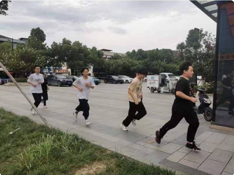 “玩轉(zhuǎn)熱愛，競無止境”|新華互聯(lián)網(wǎng)科技2022電競青訓(xùn)營正式開營！