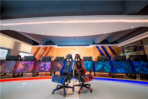 新生報(bào)名攻略| 2022級(jí)的同學(xué)們，我們?cè)谀暇┬氯A等你！