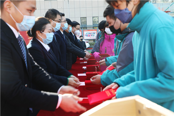 知行合一，榜樣力量——南京新華2022年度學(xué)生工作總結(jié)暨表彰大會(huì)圓滿落幕！