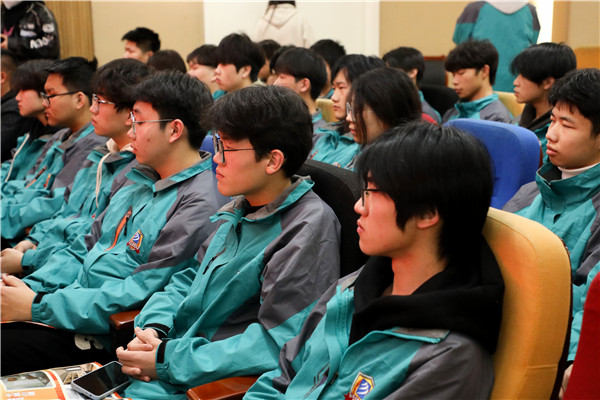 家校同心，共育英才| 南京新華3ds max階段課程結課答辯分享會暨家長見證會