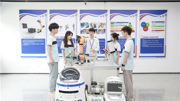 全國啟動！躍動互聯網創(chuàng)新夢想，“新華杯”互聯網職業(yè)技能大賽火熱來襲！