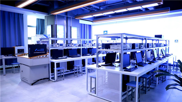 南京新華電腦專修學(xué)校智能芯片封裝與檢測新<a href=http://njxh.cn target=_blank class=infotextkey>專業(yè)</a>正式發(fā)布！