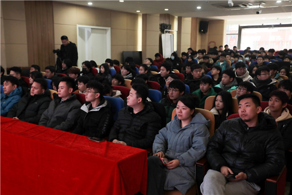 南京新華舉行消防知識宣講活動，提升學(xué)生安全意識