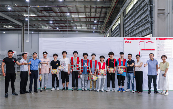 實(shí)習(xí)正當(dāng)時(shí)，慰問暖人心 ——南京新華電腦專修學(xué)院慰問京東618項(xiàng)目實(shí)習(xí)生