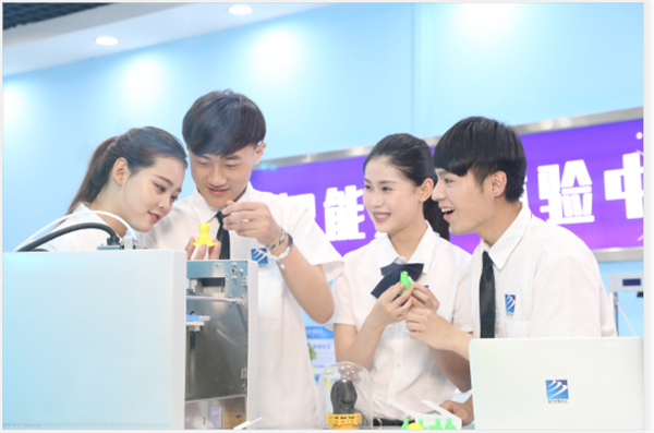 【媒體關注】為什么學互聯(lián)網(wǎng)新技術，要來新華？