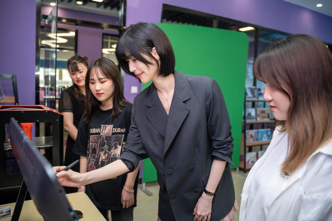 新華互聯(lián)網(wǎng)科技教學怎么樣？演員盧杉這么說