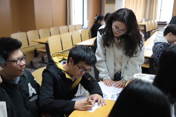 初中畢業(yè)男生學(xué)什么好？南京新華電腦開啟未來職業(yè)新篇章