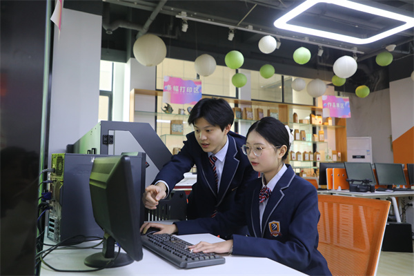 想學(xué)動漫游戲設(shè)計，沒有基礎(chǔ)怎么辦？