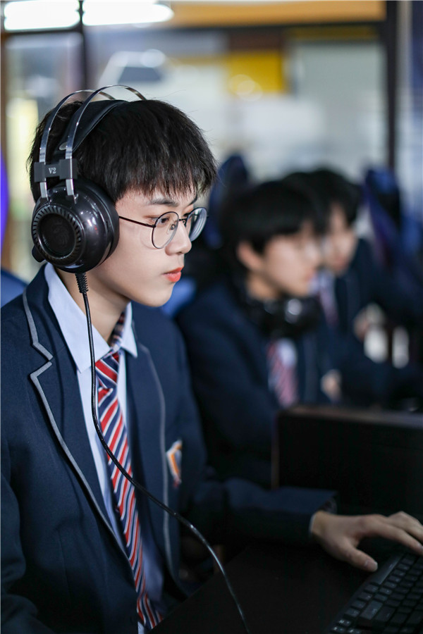 動(dòng)漫游戲產(chǎn)業(yè)釋放千億潛力 電競(jìng)