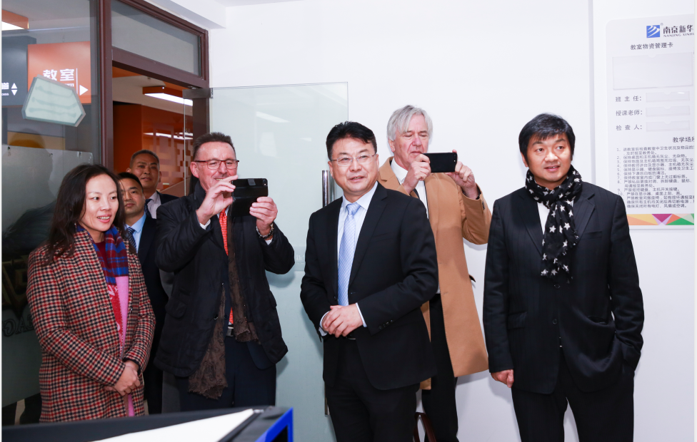 熱烈歡迎德國柏林職業(yè)教育集團領導們蒞臨我校考察交流！