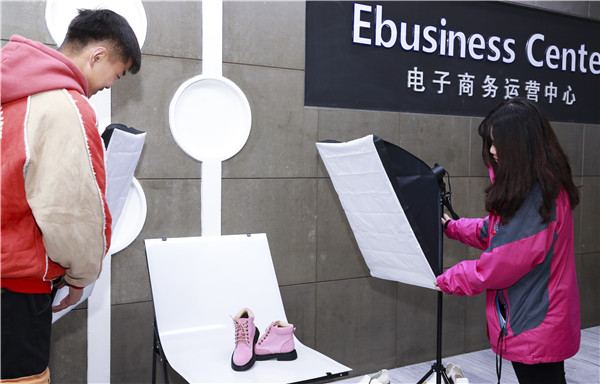 “玩轉直播電商 Hi翻雙十二”——小新為你提前播報啦！