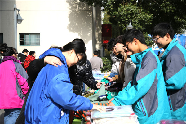 雙十二電商折扣哪家強？來看看魔創(chuàng)直播吧!