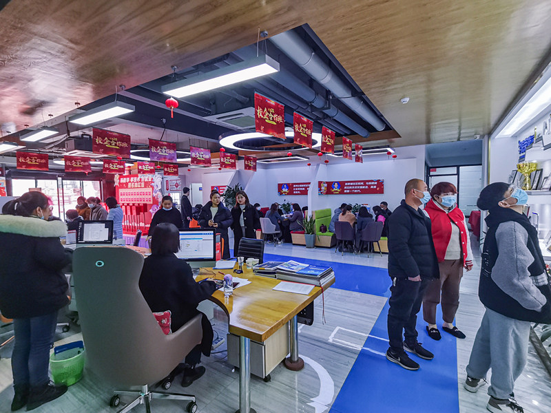 南京新華電腦專修學(xué)院330校園專場咨詢?nèi)栈顒映晒εe辦！