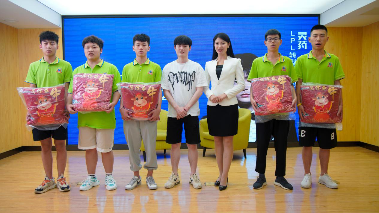 《老師來了》公開課全新起航，“護(hù)國螳螂”靈藥激情開講！