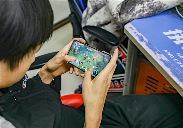 競(jìng)青春，逐夢(mèng)想|南京新華電競(jìng)開(kāi)放日燃情開(kāi)戰(zhàn)